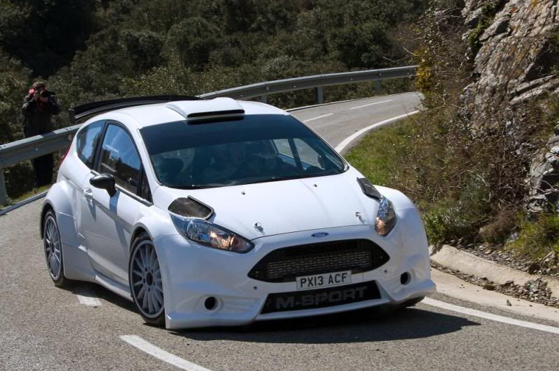 Ford Fiesta R5 a fost testat pe asfalt
