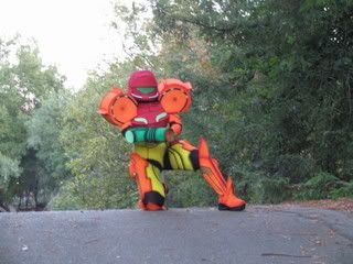 costume samus kneeling