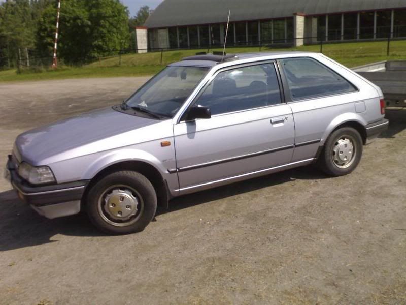 Mazda_323_1_6_glx.jpg