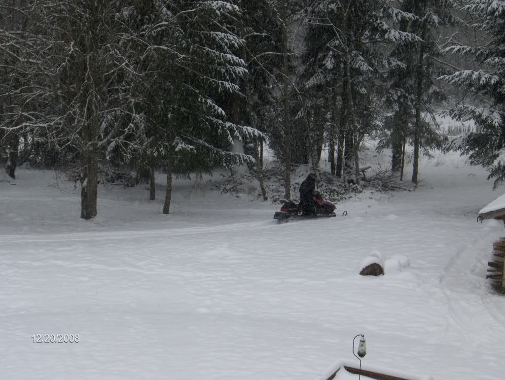 firstsnowmobiling003.jpg