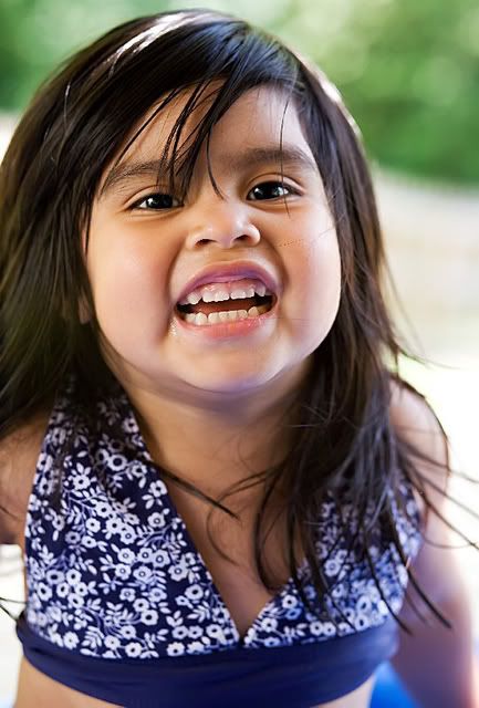 IMAGE: http://i75.photobucket.com/albums/i309/kajawhit/4web-4.jpg