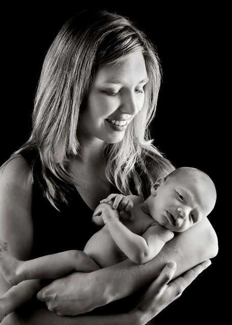 IMAGE: http://i75.photobucket.com/albums/i309/kajawhit/BW-baby.jpg