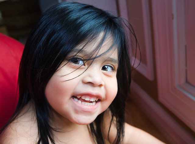 IMAGE: http://i75.photobucket.com/albums/i309/kajawhit/LB-web.jpg