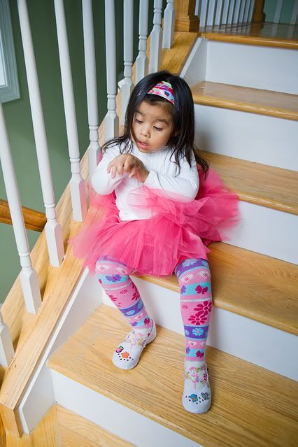 IMAGE: http://i75.photobucket.com/albums/i309/kajawhit/Late-for-the-partyweb.jpg