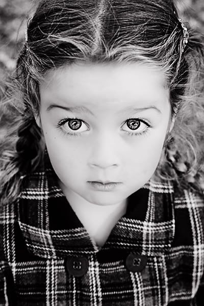 IMAGE: http://i75.photobucket.com/albums/i309/kajawhit/girl-bw.jpg