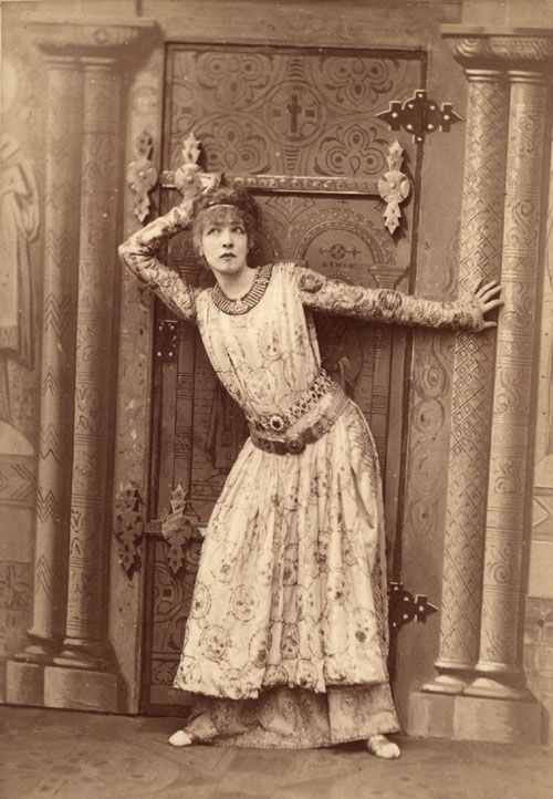  photo SarahBernhardt.jpg