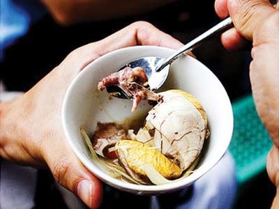 Trứng vịt lộn