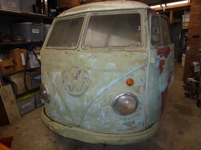 http://i75.photobucket.com/albums/i317/Volkaddiction/Barndoor/448.jpg